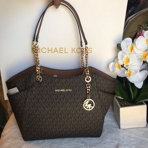 💯NWT Michael Kors jet set shoulder bag  💯